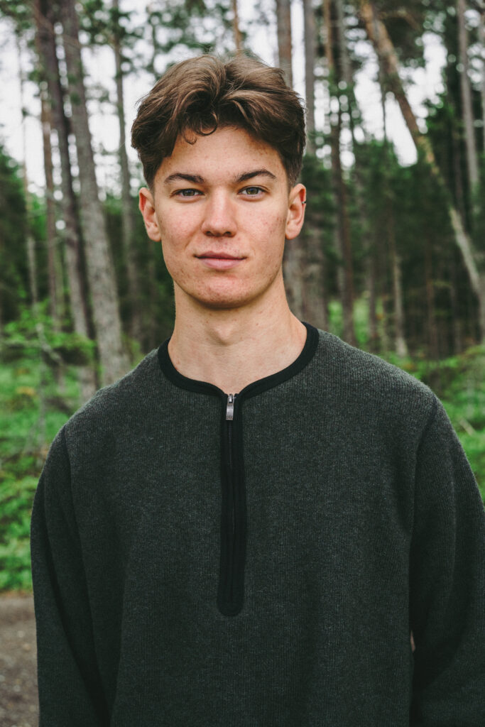 Half Zip Crewneck i Ullfrotté Original med återvunnet garn. Funktionell och slitstark tröja för vardag och aktivitet.