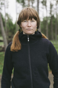Full Zip Hood Jacket in Ullfrotté Original with recycled yarn. A unisex jacket in Ullfrotté Original with recycled yarn. The Full Zip Hood Jacket works both as an everyday garment and as a mid-layer.