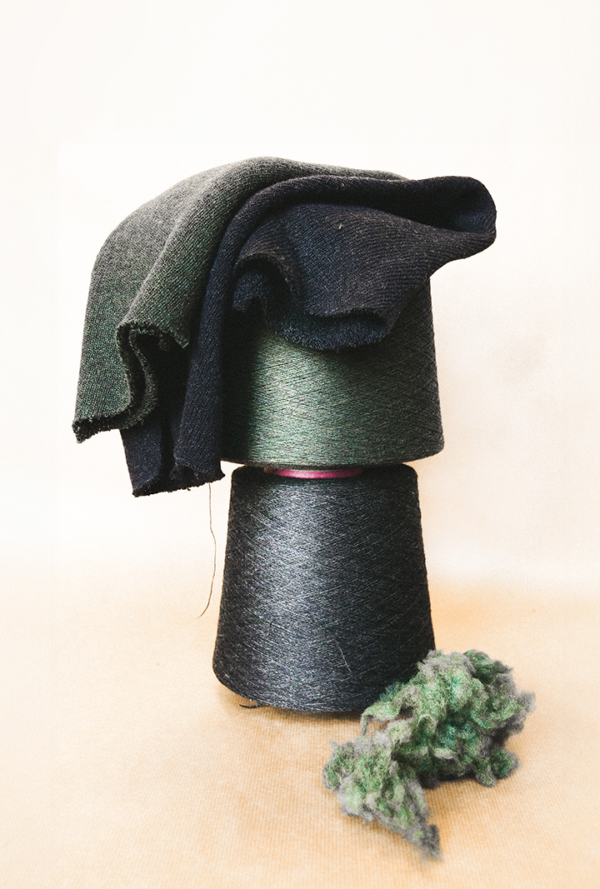 Recycled yarn made by 70% production waste from our factory in Östersund.